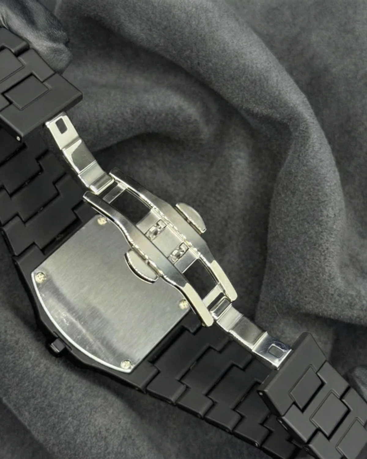 Black Arabic Aura Watch (Carbon Fiber)